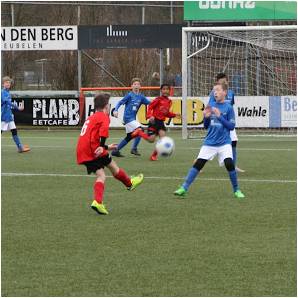 Nipte zege Roda'46 O12.2 op Houten O12.2