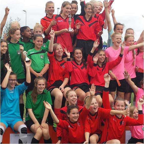 MO13-1 twee keer toernooi kampioen!