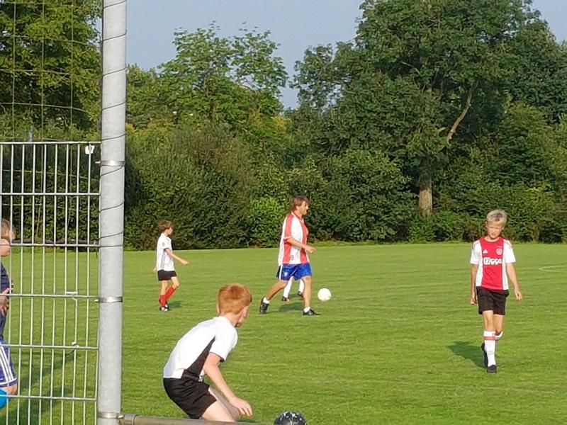 Trainen op veld2 4kant.JPG