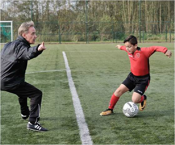 AD: Duijnstee geeft techniektraining aan de jeugd van Roda'46