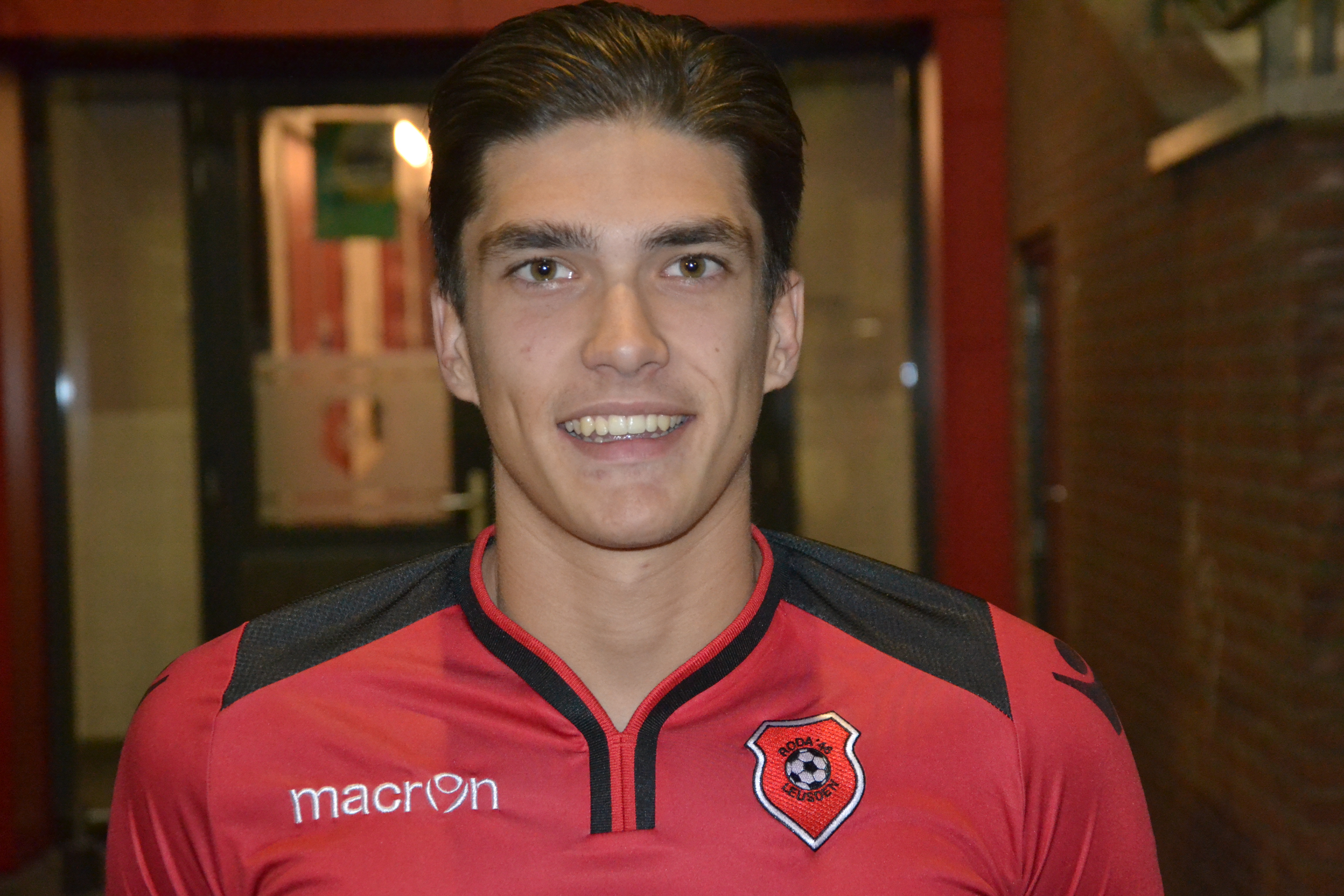 Moeizame overwinning op hekkensluiter CDW: 1-2