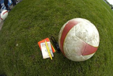 Gele kaart in eindfase seizoen? Dit zijn de gevolgen