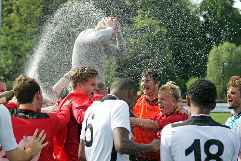 AD: Roda'46 terug in de eerste klasse: 'Ik zag mijn moeder huilen'