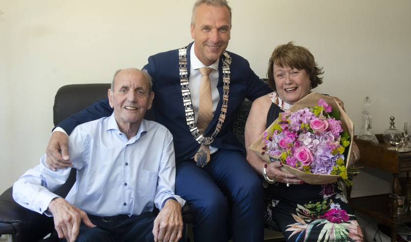 Jan en Trees Houtveen 60 jaar getrouwd