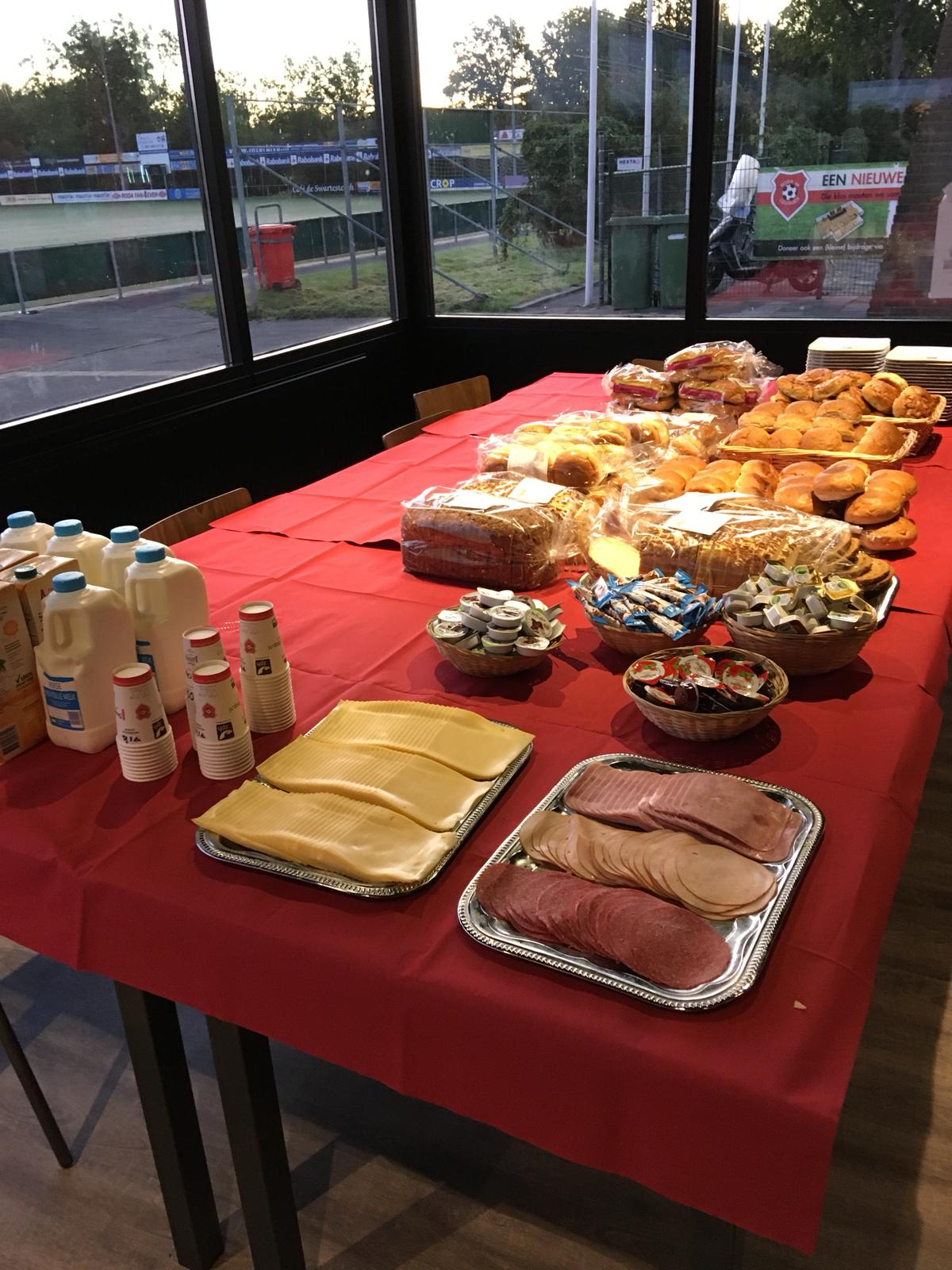 Heerlijk ontbijt bij Roda'46