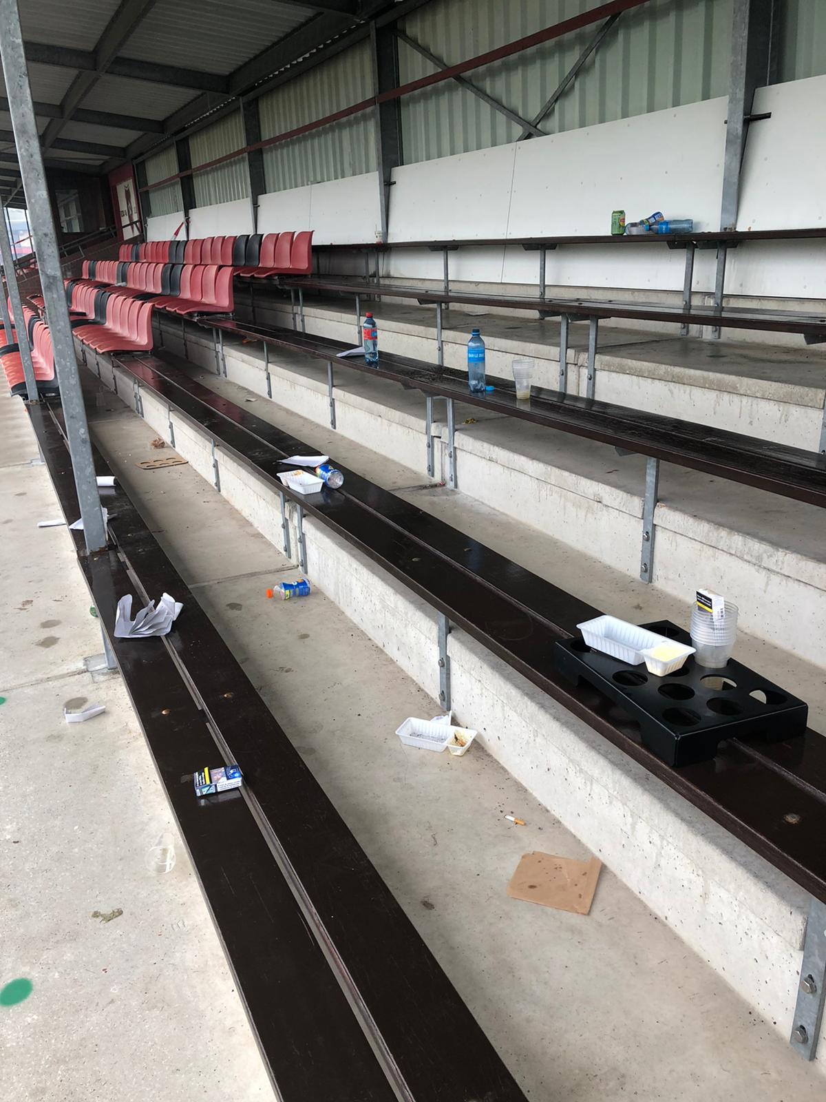 Hou svp het sportpark schoon!!