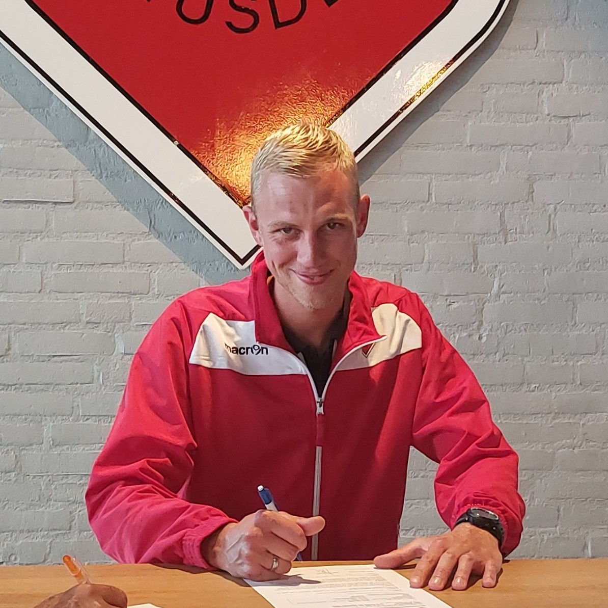 Timo van Dijk  gaat volgend seizoen JO14.1 trainen