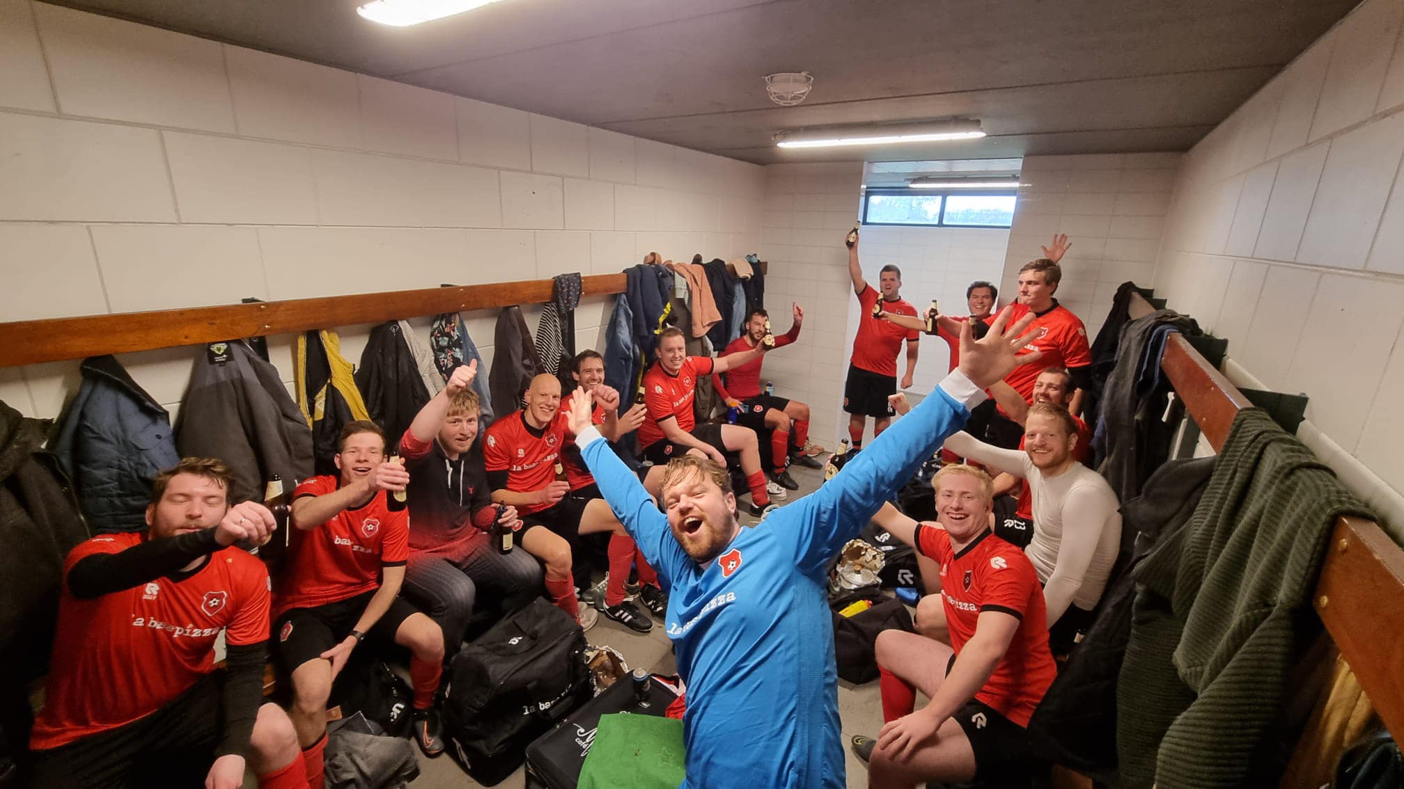 Roda’46 Zondag 11 bedankt La Base Pizza