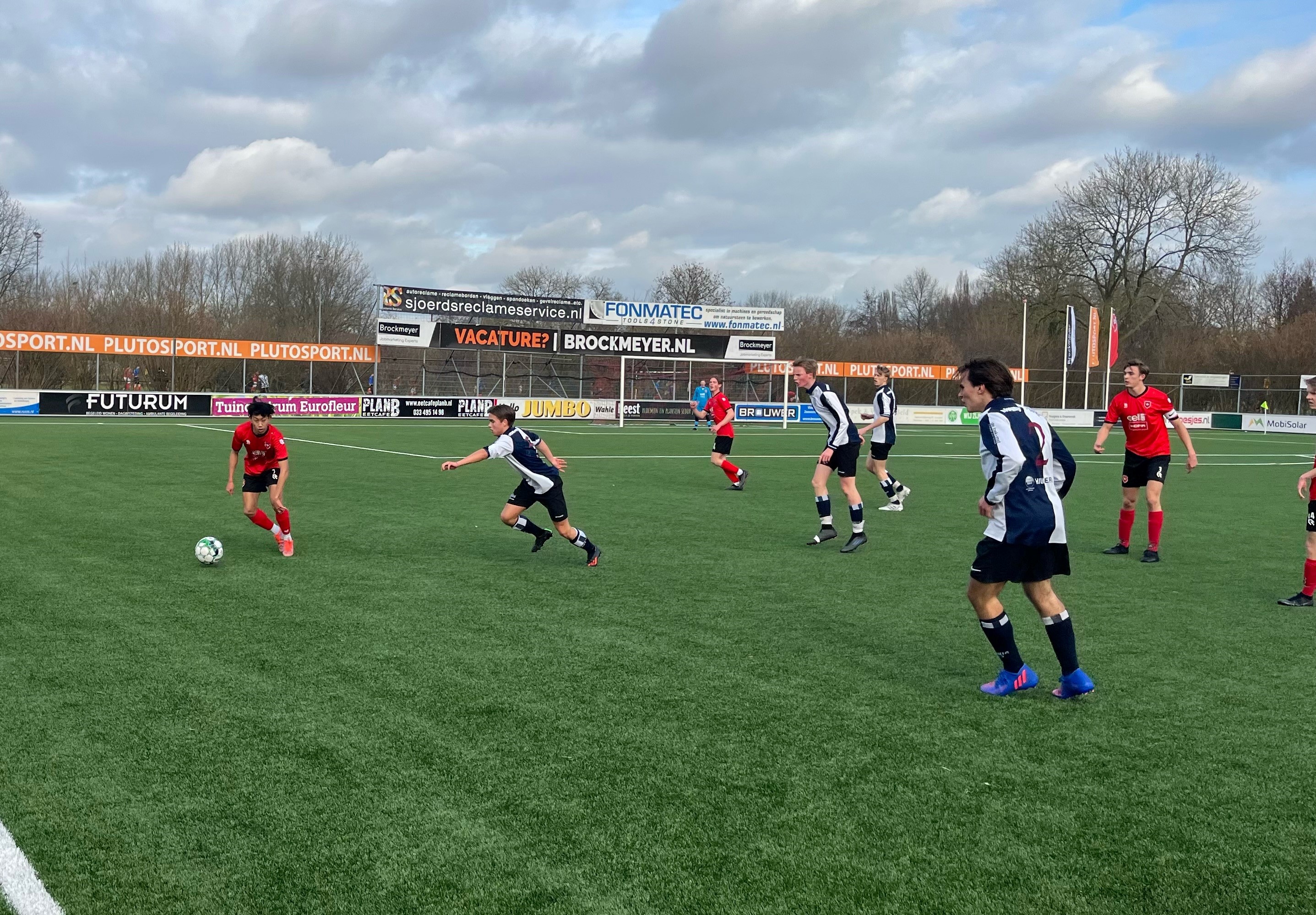 JO18-1 pakt overwinning op Victoria