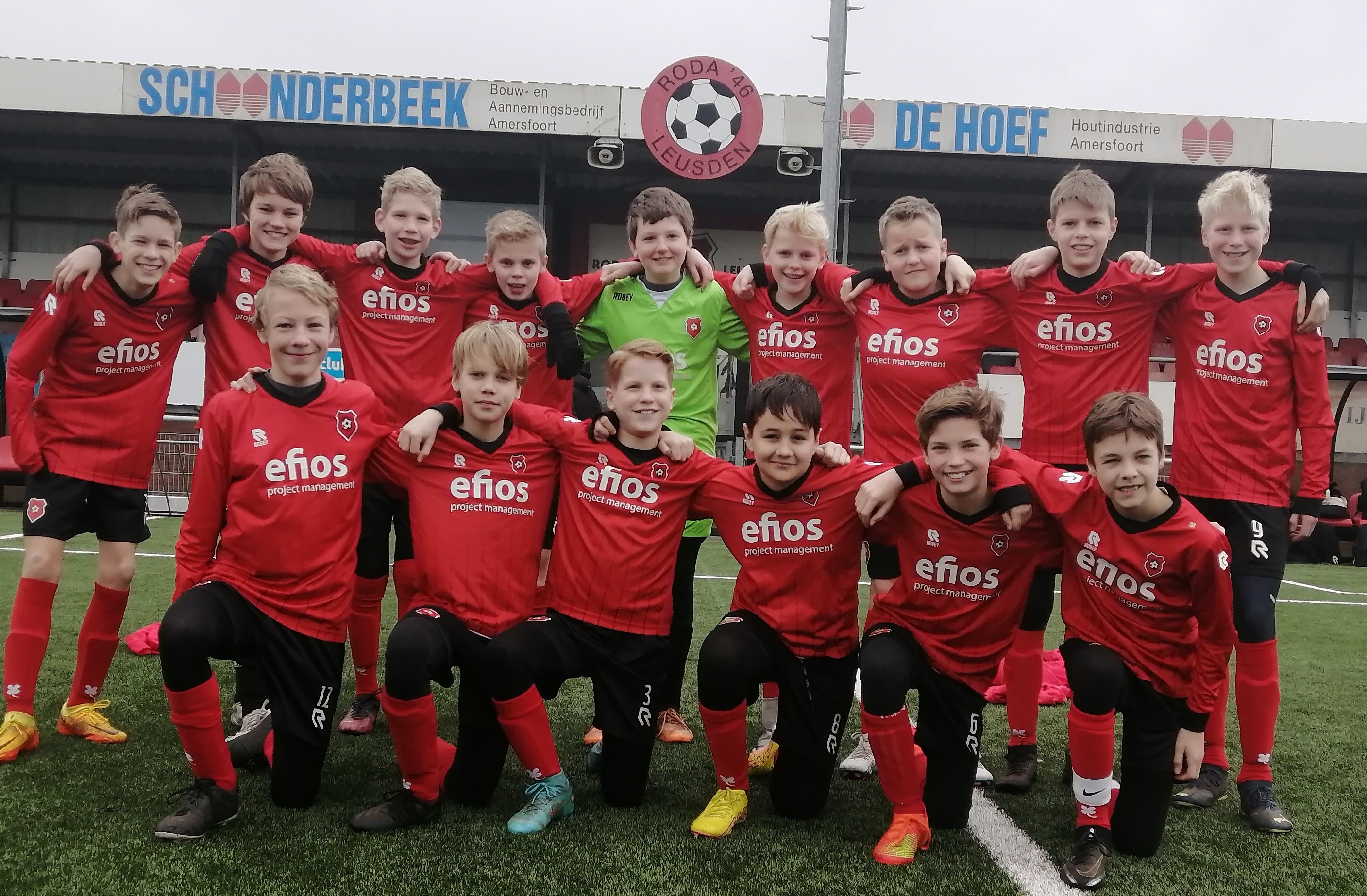 Efios in beeld tijdens JO13.4 tegen NSC JO13.1