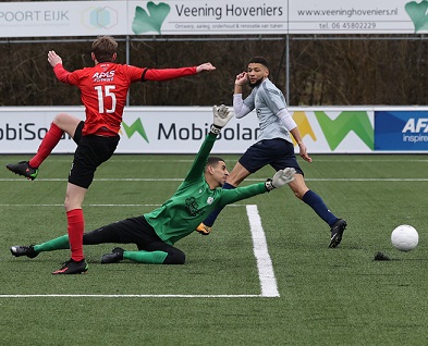 Roda'46 Zon1 speelt Voorschoten’97 van de mat, 6-2