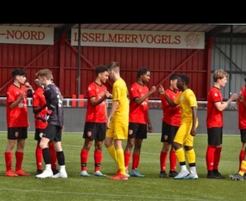 JO17-1 legt prima wedstrijd op de mat