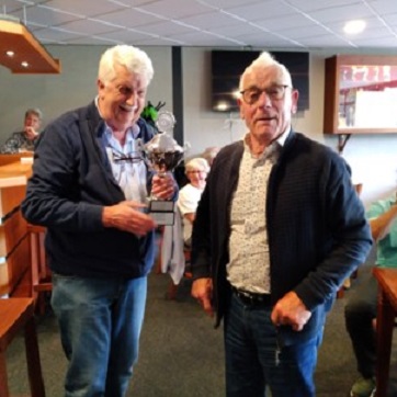 Henk Houtveen winnaar klaverjasseizoen