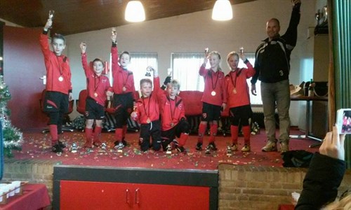 Roda'46 F8 ongeslagen kampioen