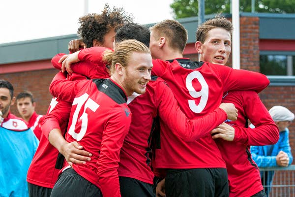 Nico van den Brom, spits van klassieke makelij